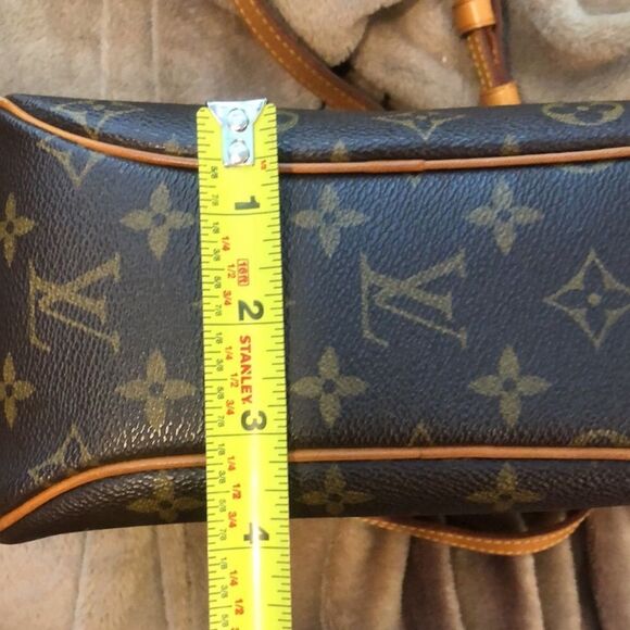 LOUIS VUITTON BLOIS Monogram Crossbody Shoulder Bag COMES WITH: LV Dust Bag COA - Picture 17 of 17